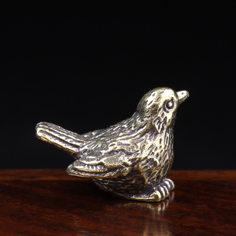 Small Sparrow Statue Metal Bra - Desk Setup Retro recension och pris