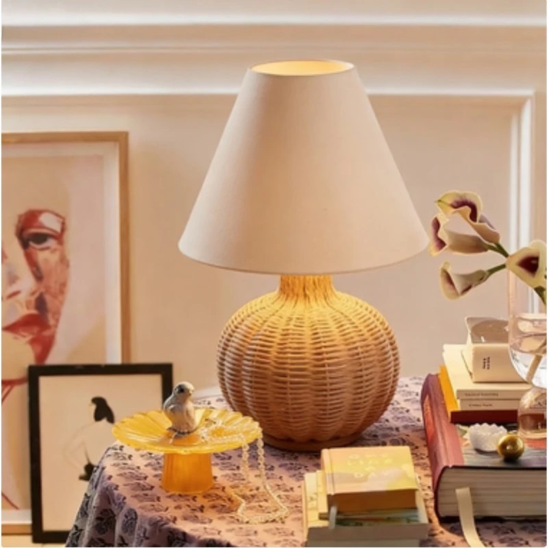 Wabi-sabi Vintage Rattan Table - Desk Setup Japan recension och pris